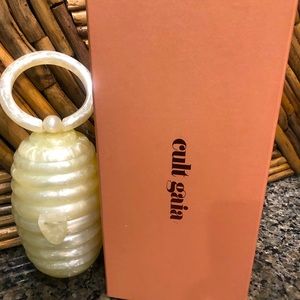 🔥Pearl Statement Unique, Dressy or Casual Purse.